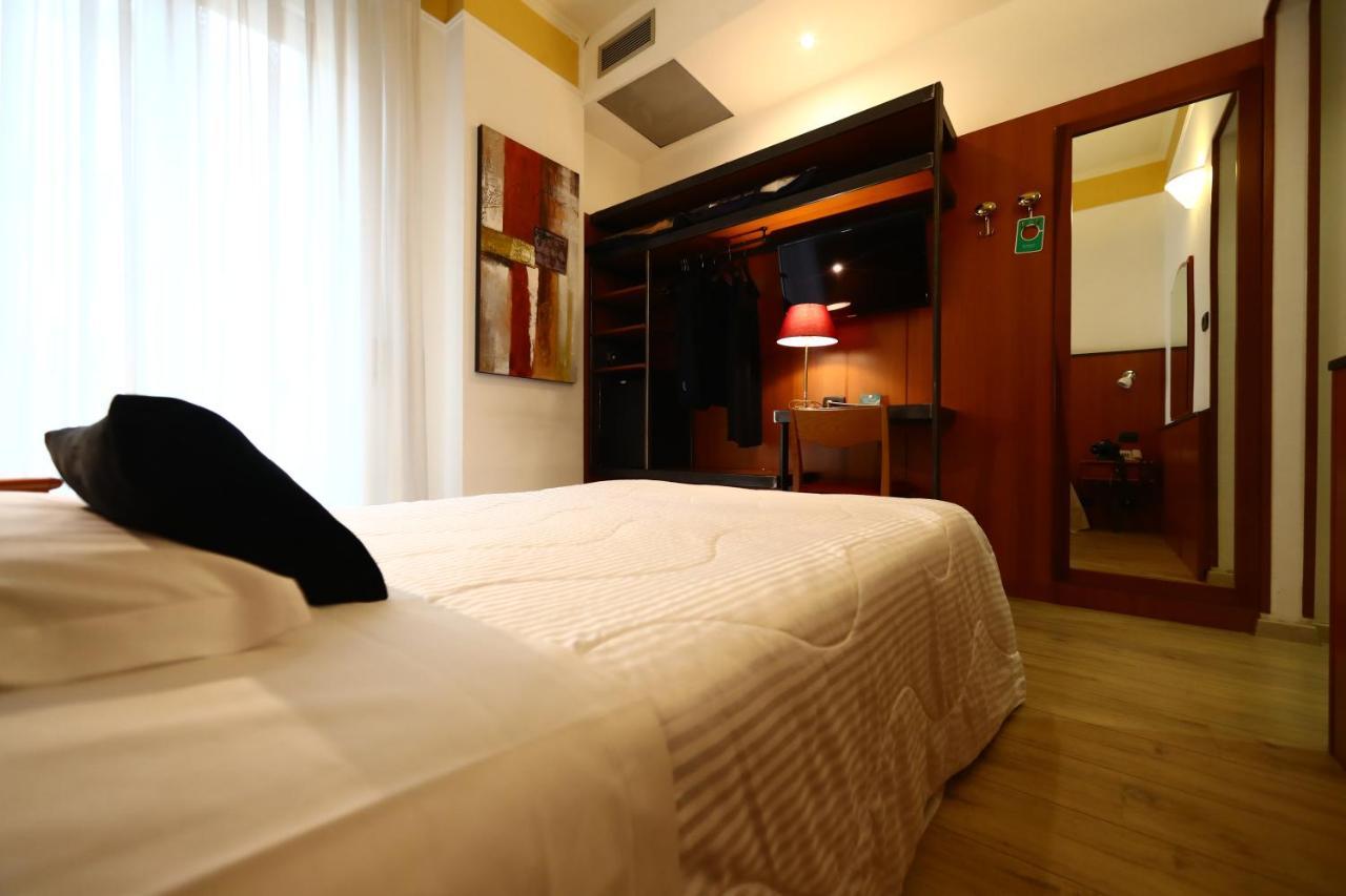 Hotel Italia 3*