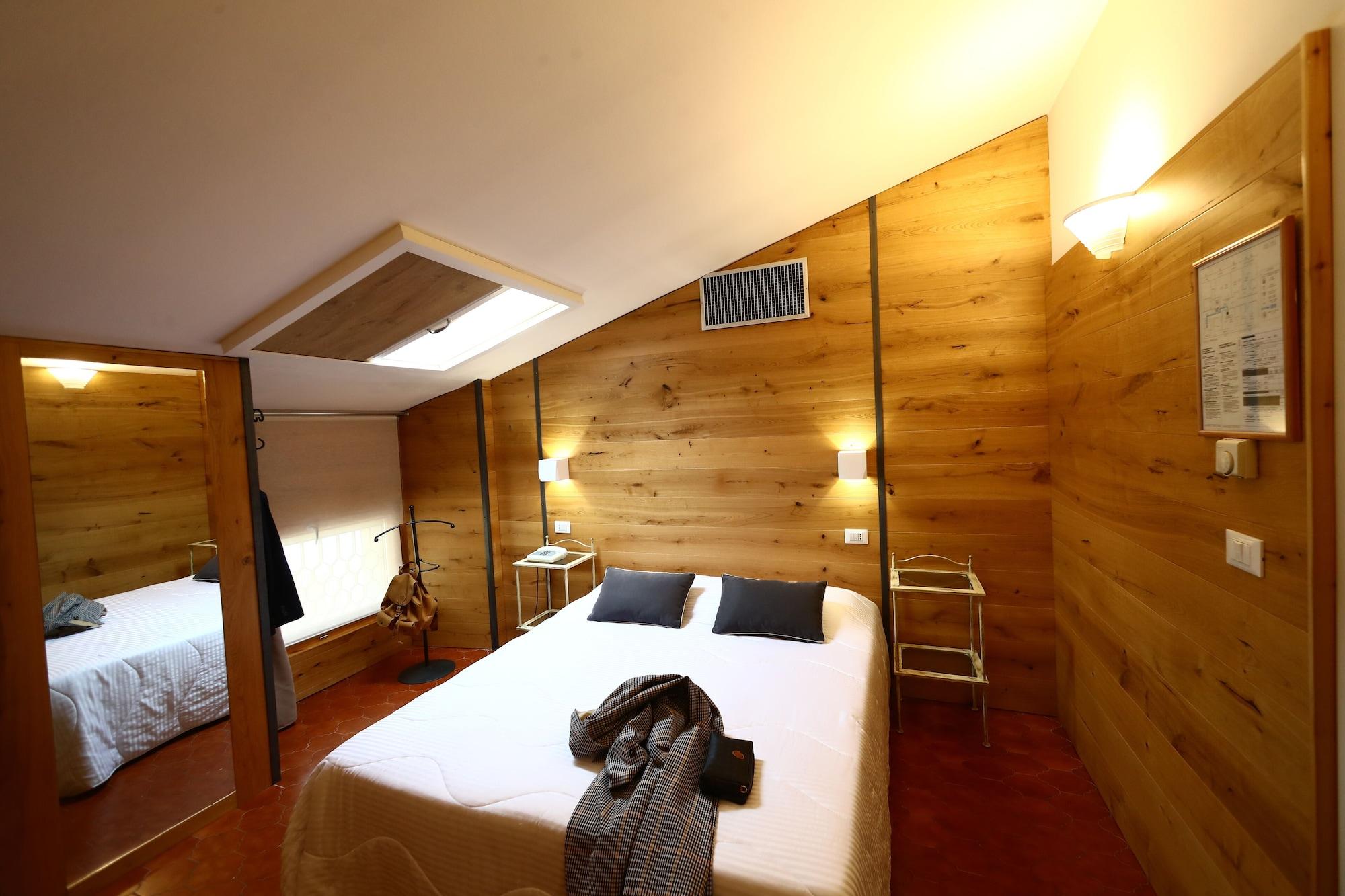 Italia Hotel 3*
