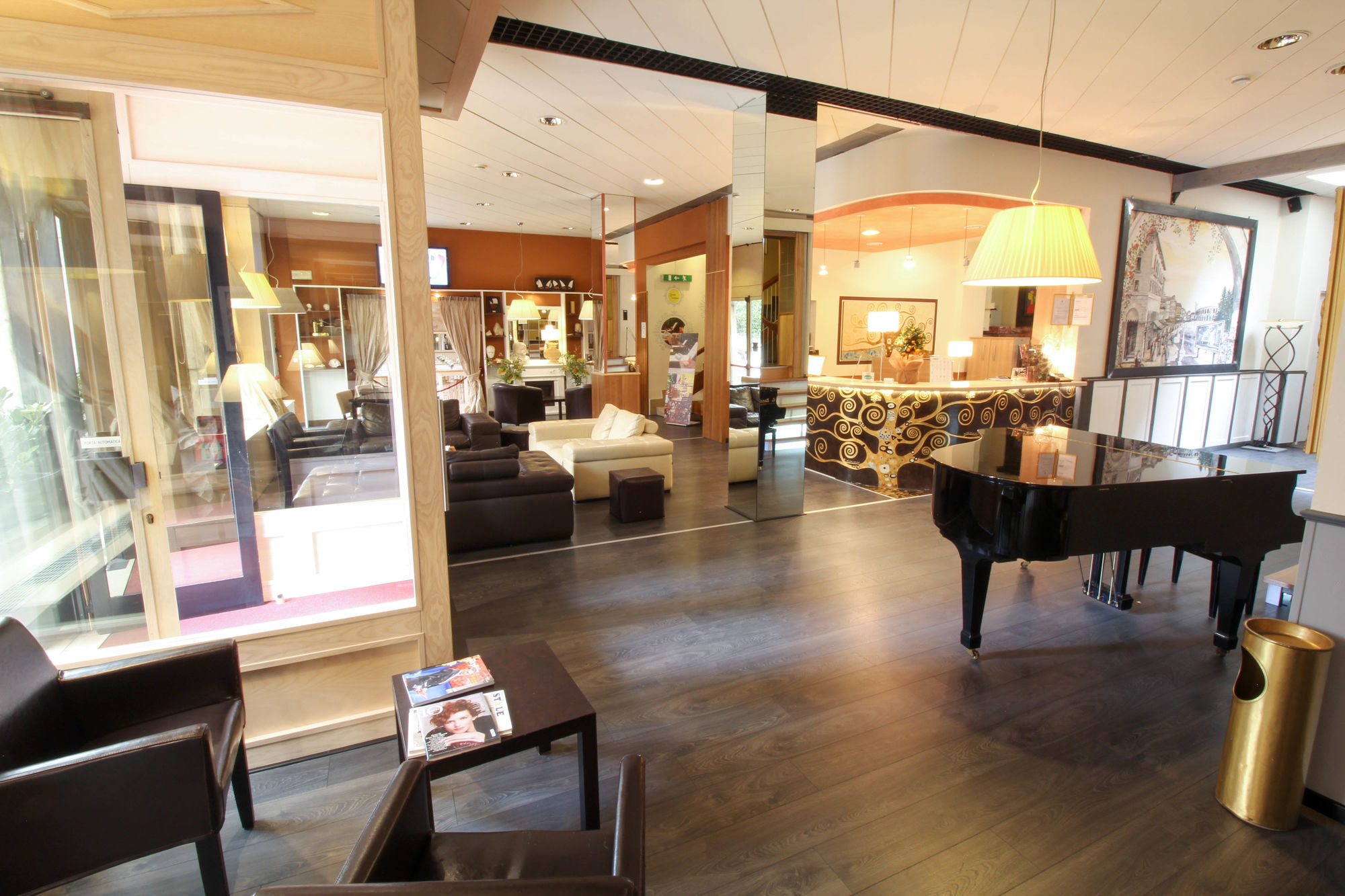 Italia Hotel 3*